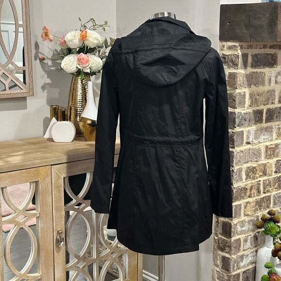 GUESS Women’s Lace Up Hooded Water Resistant Raincoat Jacket in the Size Medium - Picture 14 of 16